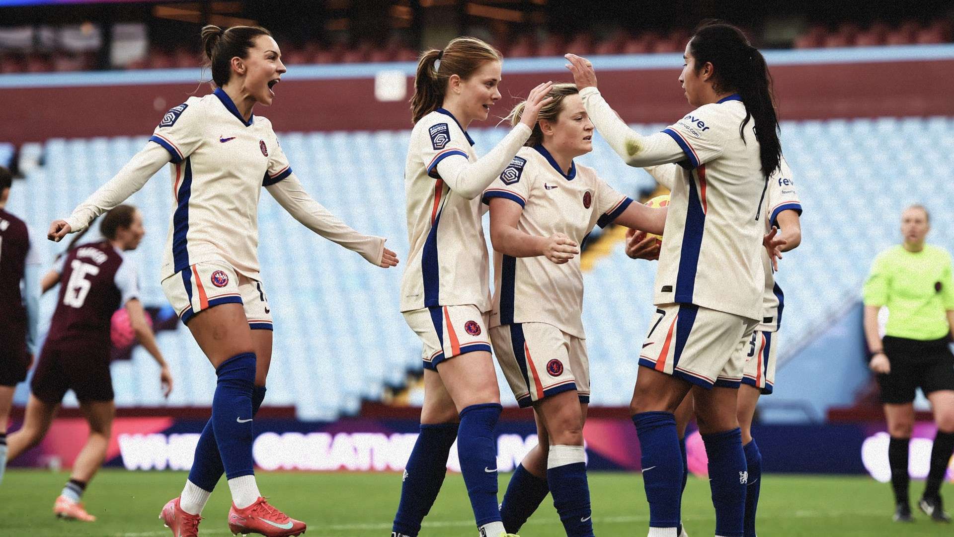 黄蜂队在比 黄蜂队在比